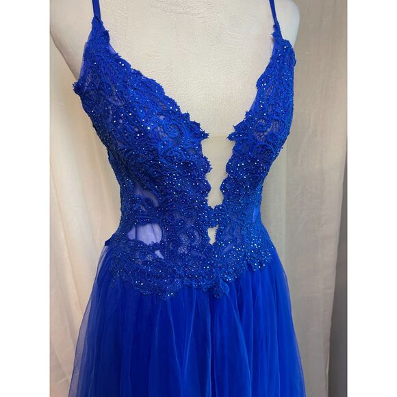 La Femme Royal Blue Lace Bodice Gown 488$ - Size 10 - Picture 7 of 10